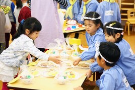 お店屋さんごっこ　さくら組・ばら組